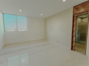 CASA EN VENTA EN  BOSQUES DE LOS LAGOS ZONA PUERTA LAS LOMAS Y JUAN PALOMAR