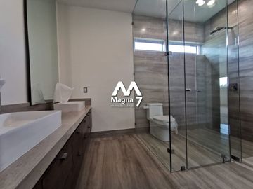 CASA EN VENTA EN  BOSQUES DE LOS LAGOS ZONA PUERTA LAS LOMAS Y JUAN PALOMAR
