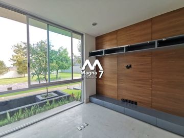 CASA EN VENTA EN  BOSQUES DE LOS LAGOS ZONA PUERTA LAS LOMAS Y JUAN PALOMAR