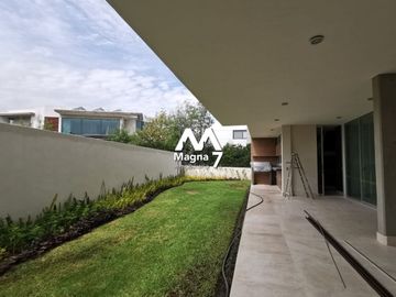 CASA EN VENTA EN  BOSQUES DE LOS LAGOS ZONA PUERTA LAS LOMAS Y JUAN PALOMAR