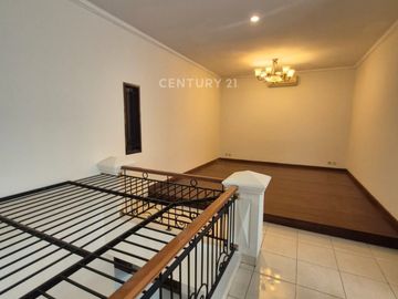 Disewakan Per Tahun Rumah Dekat Pintu Toll Di Menteng Bintaro