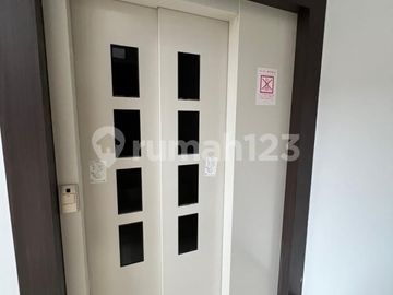 Dijual Rumah Mewah 3 Lantai With Rooftop di Kazumi The Zora BSD