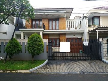 Rumah Sewa Fully Furnish Dilengkapi Private Pool Di Pondok Indah