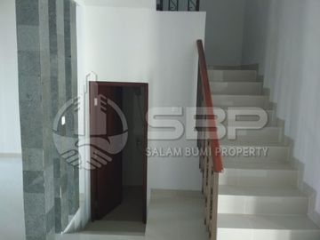 Rumah mewah istimewa perum Vasana dkt UGM jl kaliurang km 6