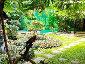 Rumah Halaman Luas ada Swimming Pool di Puri Cinere Depok