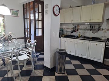 Hermoso Chalet en 2 plantas con Parque