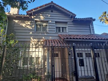Hermoso Chalet en 2 plantas con Parque