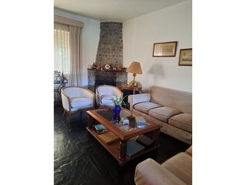 Hermoso Chalet en 2 plantas con Parque