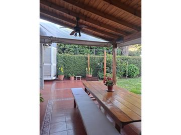 Hermoso Chalet en 2 plantas con Parque