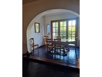 Hermoso Chalet en 2 plantas con Parque