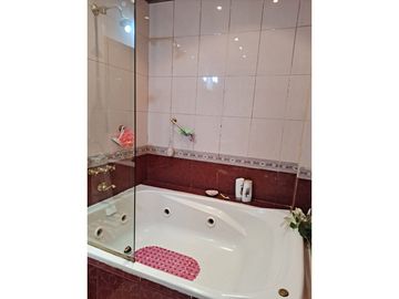 Hermoso Chalet en 2 plantas con Parque