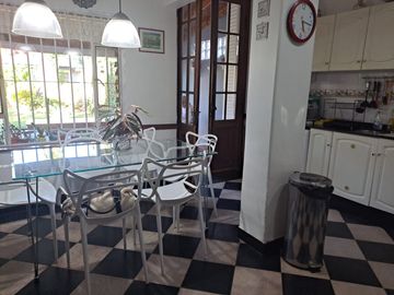 Hermoso Chalet en 2 plantas con Parque