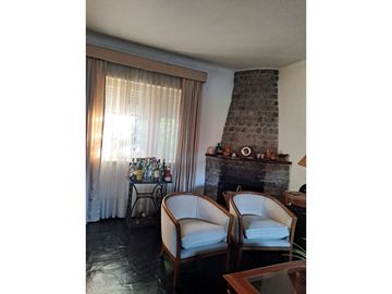 Hermoso Chalet en 2 plantas con Parque