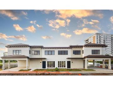 Venta de Casas en The Woods - Santa Maria