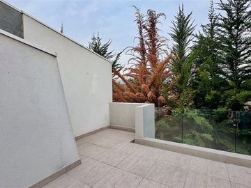 Casa en venta de 4 dorm. en Peñalolén, Consistorial