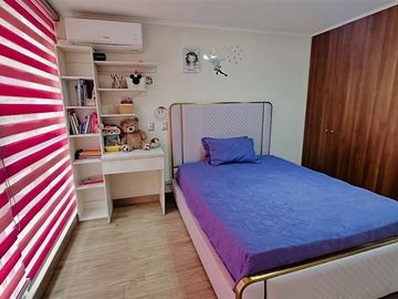 Casa en venta de 4 dorm. en Peñalolén, Consistorial