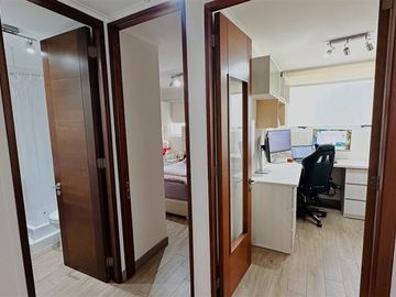 Casa en venta de 4 dorm. en Peñalolén, Consistorial