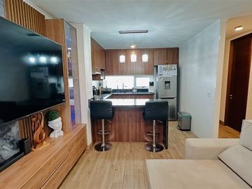 Casa en venta de 4 dorm. en Peñalolén, Consistorial