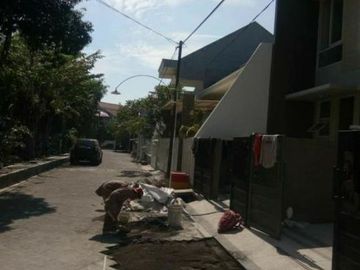 Rumah Baru Gress Mulyosari Utara Depan Taman Hadap Utara