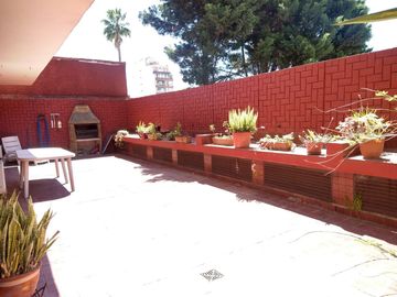 Excelente 5 Amb Con Cochera Incluida Y Patio Aterrazado