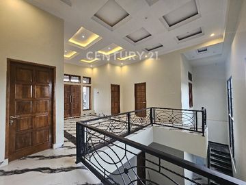 Rumah  Pejaten Fresh Renovated 5 Menit Jalan Kaki Ke Masjid