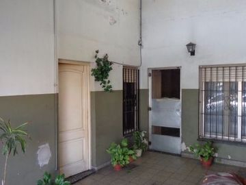 Casa PH en venta en Lanus Oeste