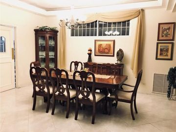 Venta de casa (duplex) en el Avance GTA