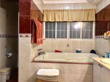 Venta de casa (duplex) en el Avance GTA