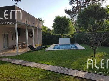 Casa de dos dormitorios en venta en El Bosquecillo