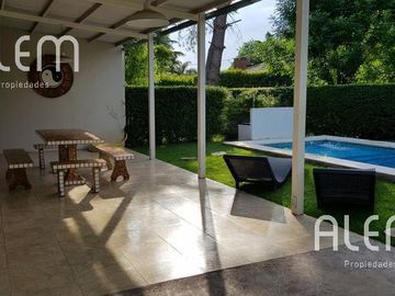 Casa de dos dormitorios en venta en El Bosquecillo