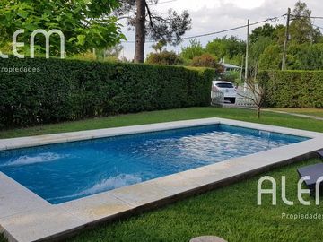 Casa de dos dormitorios en venta en El Bosquecillo