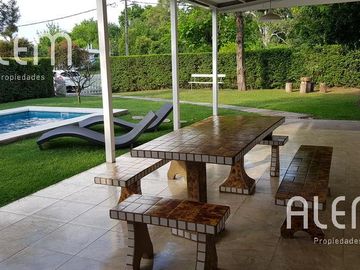 Casa de dos dormitorios en venta en El Bosquecillo