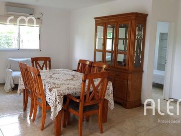Casa de dos dormitorios en venta en El Bosquecillo
