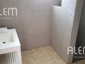 Casa de dos dormitorios en venta en El Bosquecillo