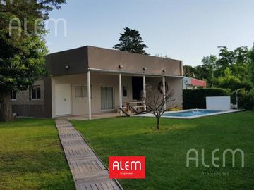 Casa de dos dormitorios en venta en El Bosquecillo