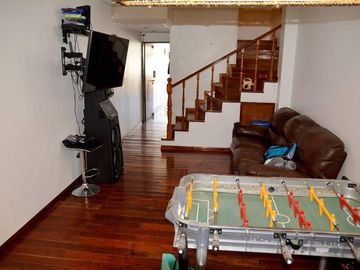 Duplex con pileta climatizada · 128m² · 4 Ambientes · 1 Cochera
