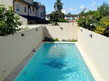 Duplex con pileta climatizada · 128m² · 4 Ambientes · 1 Cochera