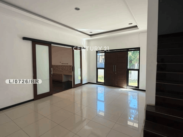 Dijual Rumah 2 Lantai Strategis Di Singgasana Mekarwangi Bandung