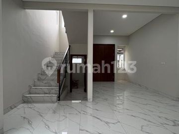Juallll Cepppaaattt !!!! Rumah The Icon Cosmo BSD City Tangerang
