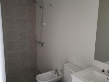 Apartamento 2 dormitorios  con parrillero propio, gran patio y garage en pleno Centro