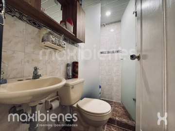 comercial (casa para comercio) en venta en belén san bernardo. Cod V70172