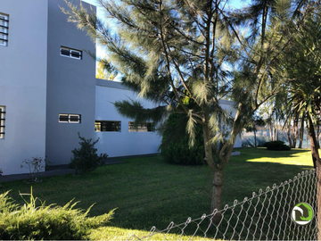 VENTA - CASA QUINTA - LA PLATA.