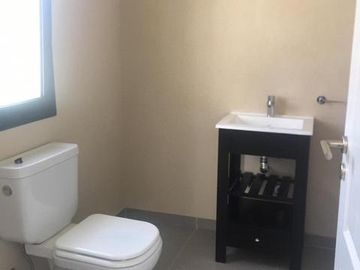 MUY LINDA CASA EN LOTE CENTRAL