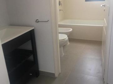 MUY LINDA CASA EN LOTE CENTRAL