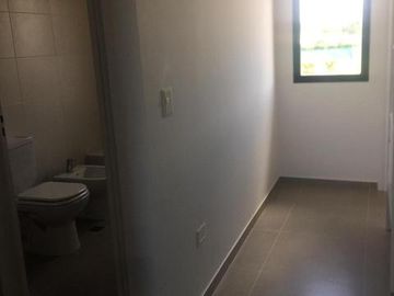MUY LINDA CASA EN LOTE CENTRAL