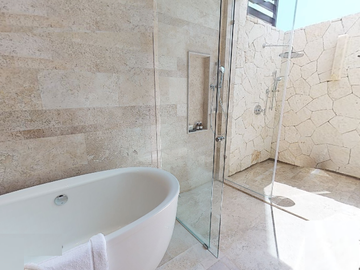 Departamento, planta baja, alberca privada de lujo en  Playa del Carmen