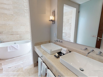 Departamento, planta baja, alberca privada de lujo en  Playa del Carmen
