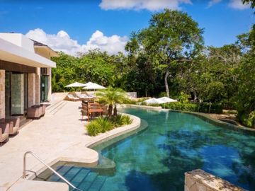 Departamento, planta baja, alberca privada de lujo en  Playa del Carmen