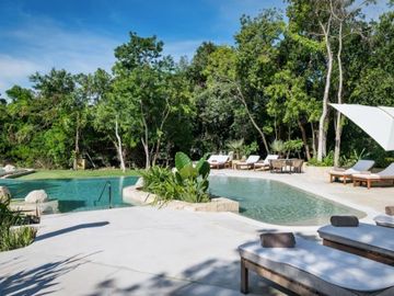 Departamento, planta baja, alberca privada de lujo en  Playa del Carmen