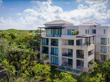 Departamento, planta baja, alberca privada de lujo en  Playa del Carmen